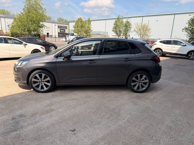 View our CITROEN C4