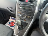 USED 2010 10 TOYOTA AURIS 1.4 D-4D TR Hatchback 5dr Diesel MultiMode Euro 4 (90 ps) AUTOMATIC* PADDLE SHIFT* 13 MAIN DEALER SERVICE STAMPS* DUAL CLIMATE CONTROL WITH AIR CON* AM / FM RADIO* CD PLAYER* AUX* USB* REMOTE CENTRAL LOCKING WITH 2 KEYS* ELECTRIC WINDOWS & MIRRORS