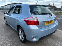 USED 2010 10 TOYOTA AURIS 1.4 D-4D TR Hatchback 5dr Diesel MultiMode Euro 4 (90 ps) AUTOMATIC* PADDLE SHIFT* 13 MAIN DEALER SERVICE STAMPS* DUAL CLIMATE CONTROL WITH AIR CON* AM / FM RADIO* CD PLAYER* AUX* USB* REMOTE CENTRAL LOCKING WITH 2 KEYS* ELECTRIC WINDOWS & MIRRORS