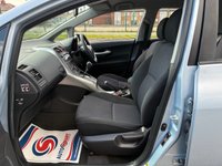 USED 2010 10 TOYOTA AURIS 1.4 D-4D TR Hatchback 5dr Diesel MultiMode Euro 4 (90 ps) AUTOMATIC* PADDLE SHIFT* 13 MAIN DEALER SERVICE STAMPS* DUAL CLIMATE CONTROL WITH AIR CON* AM / FM RADIO* CD PLAYER* AUX* USB* REMOTE CENTRAL LOCKING WITH 2 KEYS* ELECTRIC WINDOWS & MIRRORS