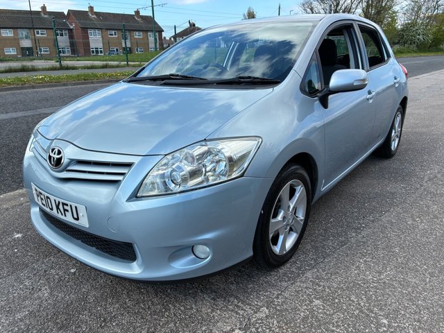 2010 AURIS 1.4 D 4D TR HATCHBACK 5DR DIESEL MULTIMODE EURO 4 90 PS... photo