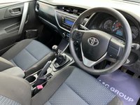 USED 2015 64 TOYOTA AURIS 1.33 DUAL VVT-I ACTIVE 5dr * L&C GROUP WILL BEAT ANY 'WE BUY ANY CAR' FOR YOUR PART EXCHANGE *