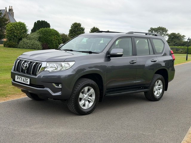 View our TOYOTA LAND CRUISER