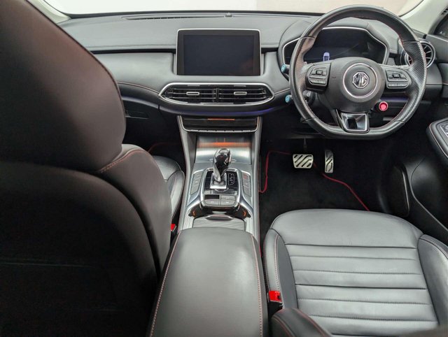 USED 2024 73 MG HS 1.5 MG HS Trophy Semi-Auto 5dr CLICK+COLLECT / HOME DELIVERY
