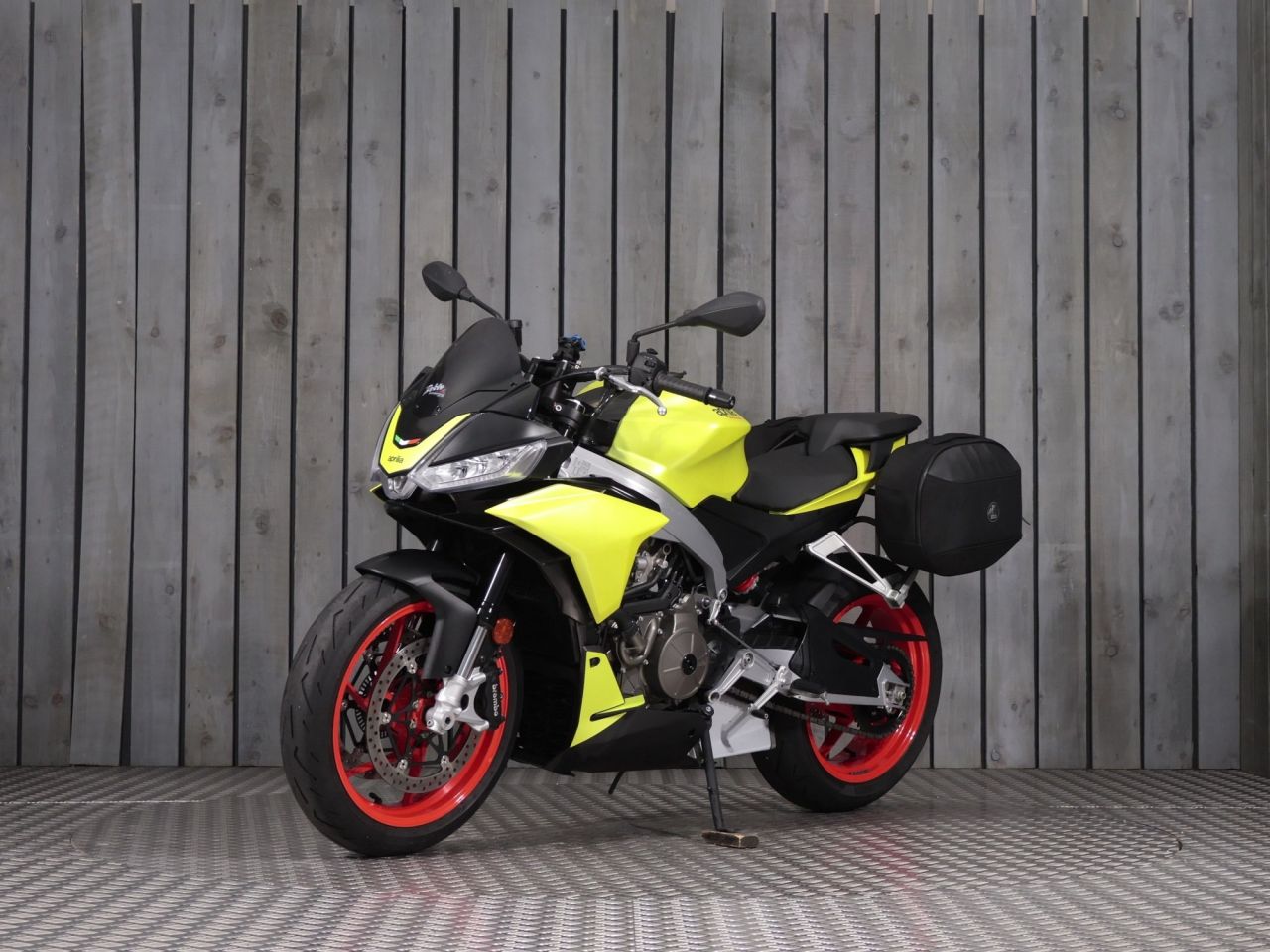 APRILIA TUONO 660