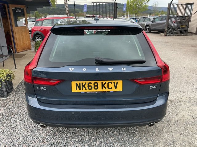 View our VOLVO V90