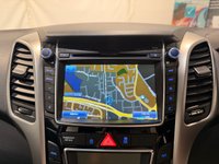 USED 2013 13 HYUNDAI I30 1.6 CRDi Blue Drive Style Nav Tourer 5dr Diesel Manual Euro 5 (s/s) (128 ps) &pound;35 Road Tax-Great Economy-Hyundai Service History