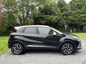 View our RENAULT CAPTUR