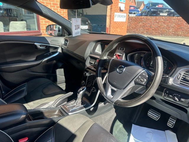 View our VOLVO V40