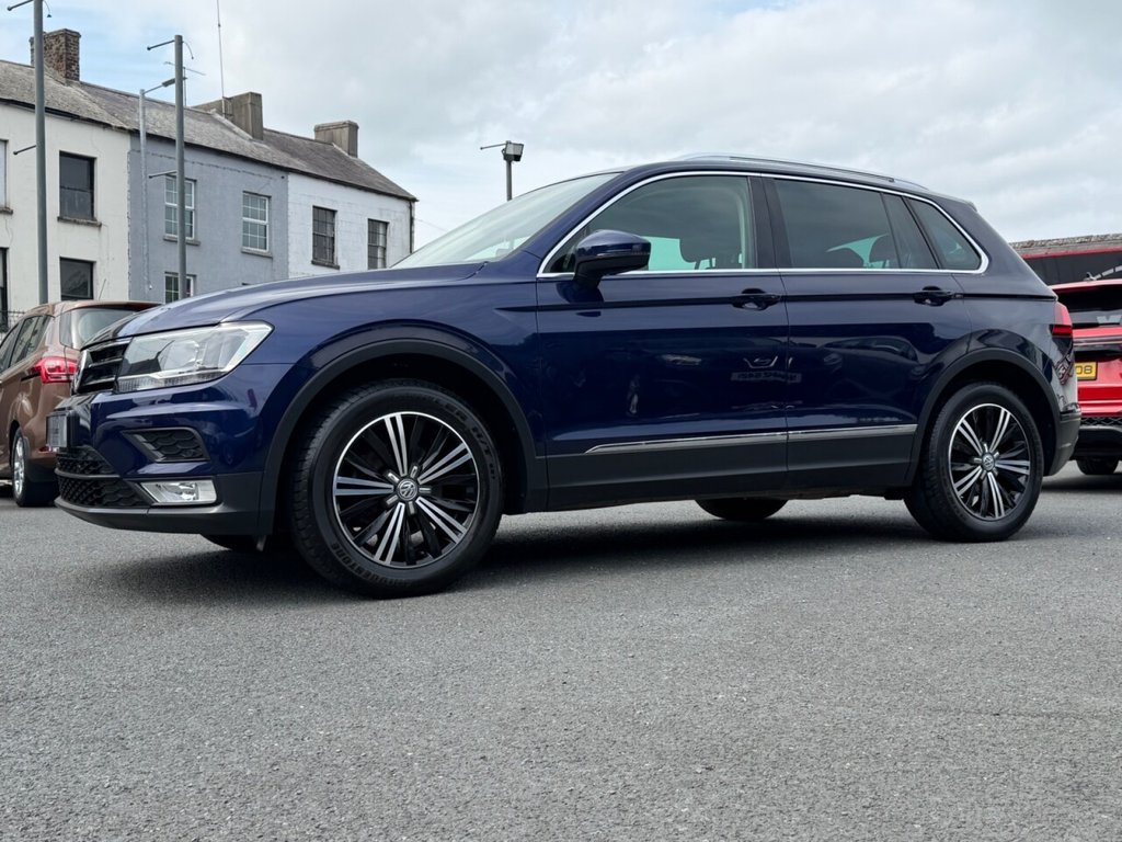 USED 2017 VOLKSWAGEN TIGUAN 2.0 TDI BlueMotion Tech SE SUV 5dr Diesel Manual Euro 6 (s/s) (150 ps) 