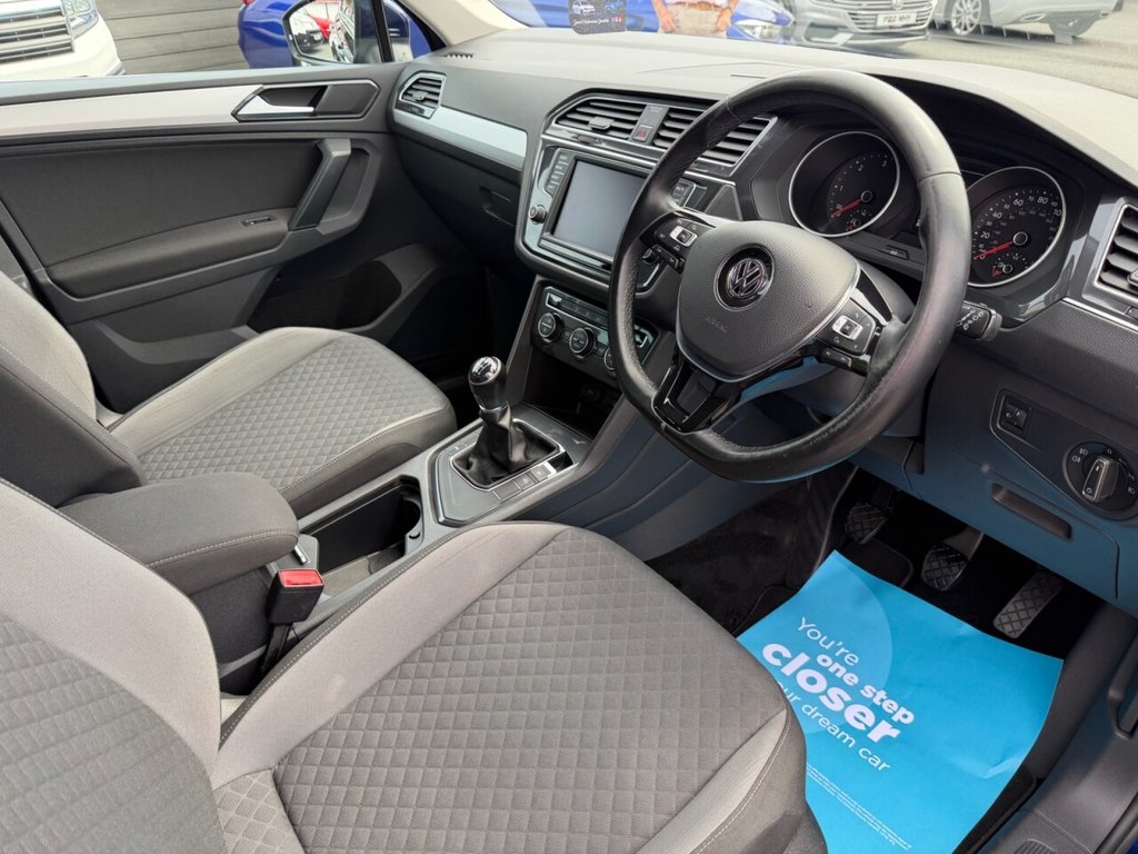 USED 2017 VOLKSWAGEN TIGUAN 2.0 TDI BlueMotion Tech SE SUV 5dr Diesel Manual Euro 6 (s/s) (150 ps) 