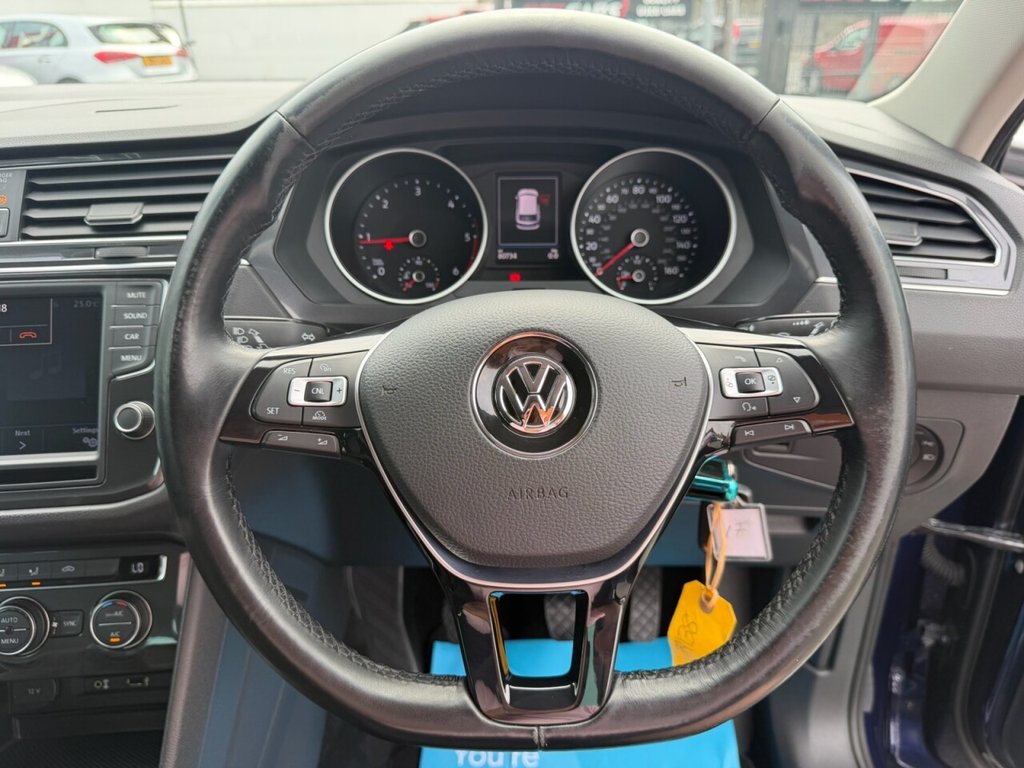 USED 2017 VOLKSWAGEN TIGUAN 2.0 TDI BlueMotion Tech SE SUV 5dr Diesel Manual Euro 6 (s/s) (150 ps) 