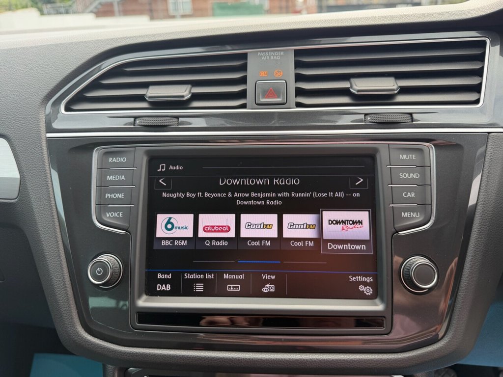 USED 2017 VOLKSWAGEN TIGUAN 2.0 TDI BlueMotion Tech SE SUV 5dr Diesel Manual Euro 6 (s/s) (150 ps) 