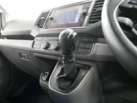 USED 2022 22 VOLKSWAGEN CRAFTER CR35 2.0 TDI 140 BHP MWB TRENDLINE BUSINESS AUTOMATIC AUTOMATIC | MEDIUM | SAT NAV | AIR CON
