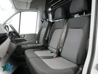 USED 2022 22 VOLKSWAGEN CRAFTER CR35 2.0 TDI 140 BHP MWB TRENDLINE BUSINESS AUTOMATIC AUTOMATIC | MEDIUM | SAT NAV | AIR CON