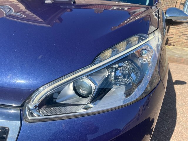 View our PEUGEOT 208