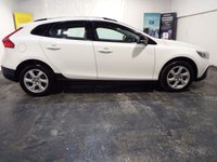 USED 2014 14 VOLVO V40 CROSS COUNTRY 1.6 D2 SE Hatchback 5dr Diesel Manual Euro 5 (s/s) (115 ps) &pound;20 Road Tax-Great Economy-A/C-Service History-2 Keys-DAB Radio-Bluetooth