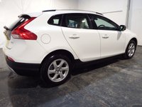 USED 2014 14 VOLVO V40 CROSS COUNTRY 1.6 D2 SE Hatchback 5dr Diesel Manual Euro 5 (s/s) (115 ps) &pound;20 Road Tax-Great Economy-A/C-Service History-2 Keys-DAB Radio-Bluetooth