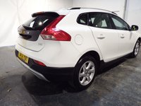 USED 2014 14 VOLVO V40 CROSS COUNTRY 1.6 D2 SE Hatchback 5dr Diesel Manual Euro 5 (s/s) (115 ps) &pound;20 Road Tax-Great Economy-A/C-Service History-2 Keys-DAB Radio-Bluetooth