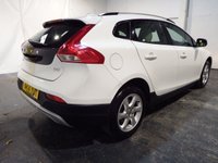 USED 2014 14 VOLVO V40 CROSS COUNTRY 1.6 D2 SE Hatchback 5dr Diesel Manual Euro 5 (s/s) (115 ps) &pound;20 Road Tax-Great Economy-A/C-Service History-2 Keys-DAB Radio-Bluetooth