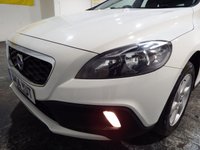 USED 2014 14 VOLVO V40 CROSS COUNTRY 1.6 D2 SE Hatchback 5dr Diesel Manual Euro 5 (s/s) (115 ps) &pound;20 Road Tax-Great Economy-A/C-Service History-2 Keys-DAB Radio-Bluetooth