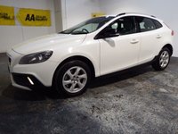 USED 2014 14 VOLVO V40 CROSS COUNTRY 1.6 D2 SE Hatchback 5dr Diesel Manual Euro 5 (s/s) (115 ps) &pound;20 Road Tax-Great Economy-A/C-Service History-2 Keys-DAB Radio-Bluetooth