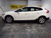 USED 2014 14 VOLVO V40 CROSS COUNTRY 1.6 D2 SE Hatchback 5dr Diesel Manual Euro 5 (s/s) (115 ps) &pound;20 Road Tax-Great Economy-A/C-Service History-2 Keys-DAB Radio-Bluetooth