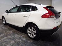 USED 2014 14 VOLVO V40 CROSS COUNTRY 1.6 D2 SE Hatchback 5dr Diesel Manual Euro 5 (s/s) (115 ps) &pound;20 Road Tax-Great Economy-A/C-Service History-2 Keys-DAB Radio-Bluetooth