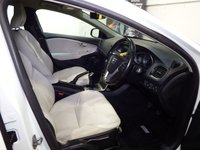 USED 2014 14 VOLVO V40 CROSS COUNTRY 1.6 D2 SE Hatchback 5dr Diesel Manual Euro 5 (s/s) (115 ps) &pound;20 Road Tax-Great Economy-A/C-Service History-2 Keys-DAB Radio-Bluetooth