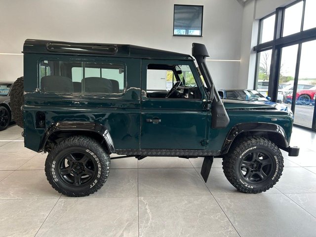 View our LAND ROVER DEFENDER