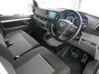 USED 2022 22 VAUXHALL VIVARO 3100 2.0 D 145 BHP L2 LONG ELITE AUTOMATIC CREWCAB 6 SEATER AUTOMATIC | 6 SEATS | L2 LONG | SAT NAV