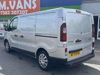 USED 2021 71 RENAULT TRAFIC 2.0 dCi ENERGY 28 Business+ Panel Van 5dr Diesel Manual SWB Standard Roof Euro 6 (s/s) (120 ps) This 2021 Renault Trafic presents a superb ownership proposition, having been meticulously maintained by its single owner from new. This Business+ SWB Standard Roof model, powered by an efficient 2.0 litre dCi diesel engine, meets Euro 6 emission standards and boasts a clear vehicle history check. Inside, you'll find a DAB radio with Bluetooth connectivity, a USB socket, and two 15W speakers, ensuring your journeys are accompanied by your favourite audio. For enhanced safety and convenience.
