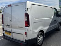 USED 2021 71 RENAULT TRAFIC 2.0 dCi ENERGY 28 Business+ Panel Van 5dr Diesel Manual SWB Standard Roof Euro 6 (s/s) (120 ps) This 2021 Renault Trafic presents a superb ownership proposition, having been meticulously maintained by its single owner from new. This Business+ SWB Standard Roof model, powered by an efficient 2.0 litre dCi diesel engine, meets Euro 6 emission standards and boasts a clear vehicle history check. Inside, you'll find a DAB radio with Bluetooth connectivity, a USB socket, and two 15W speakers, ensuring your journeys are accompanied by your favourite audio. For enhanced safety and convenience.