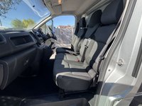 USED 2021 71 RENAULT TRAFIC 2.0 dCi ENERGY 28 Business+ Panel Van 5dr Diesel Manual SWB Standard Roof Euro 6 (s/s) (120 ps) This 2021 Renault Trafic presents a superb ownership proposition, having been meticulously maintained by its single owner from new. This Business+ SWB Standard Roof model, powered by an efficient 2.0 litre dCi diesel engine, meets Euro 6 emission standards and boasts a clear vehicle history check. Inside, you'll find a DAB radio with Bluetooth connectivity, a USB socket, and two 15W speakers, ensuring your journeys are accompanied by your favourite audio. For enhanced safety and convenience.