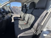USED 2021 71 RENAULT TRAFIC 2.0 dCi ENERGY 28 Business+ Panel Van 5dr Diesel Manual SWB Standard Roof Euro 6 (s/s) (120 ps) This 2021 Renault Trafic presents a superb ownership proposition, having been meticulously maintained by its single owner from new. This Business+ SWB Standard Roof model, powered by an efficient 2.0 litre dCi diesel engine, meets Euro 6 emission standards and boasts a clear vehicle history check. Inside, you'll find a DAB radio with Bluetooth connectivity, a USB socket, and two 15W speakers, ensuring your journeys are accompanied by your favourite audio. For enhanced safety and convenience.