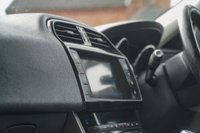 USED 2015 15 JAGUAR XE 2.0d Prestige Saloon 4dr Diesel Manual Euro 6 (s/s) (163 ps) 