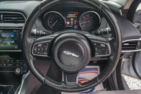 USED 2015 15 JAGUAR XE 2.0d Prestige Saloon 4dr Diesel Manual Euro 6 (s/s) (163 ps) 