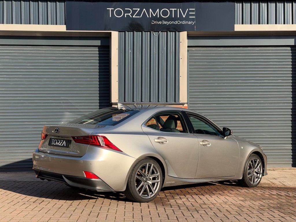 USED 2016 16 LEXUS IS 2.5 300h F Sport Saloon 4dr Petrol Hybrid E-CVT Euro 6 (s/s) (223 ps) 
