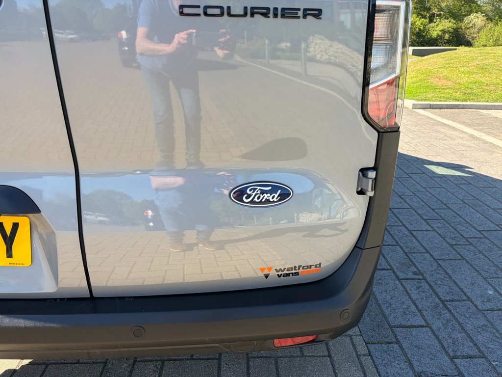 USED 2025 74 FORD TRANSIT COURIER LIMITED 1.0EcoBoost Petrol EU6 S/S SWB 125ps *A/C*KEYLESS ENTRY AND START*CAMERA*SENSORS*E/PACK*ALLOYS* LIMITED-PETROL-FULLY LOADED