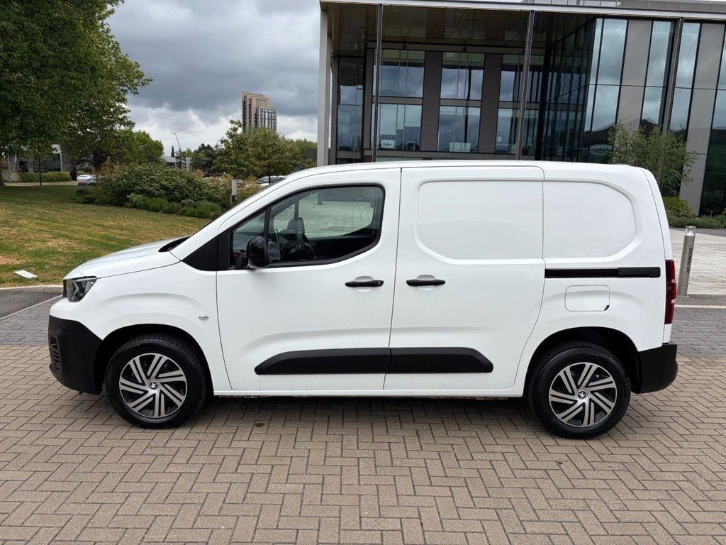 USED 2022 22 PEUGEOT PARTNER 1000 PROFESSIONAL 1.5BlueHDi EU6 S/S SWB 100ps *AIRCON*REV/SENSORS*E/PACK*CRUISE CONTROL*APPLE CARPLAY* EU6-SENSORS-A/C-E/P-100PS