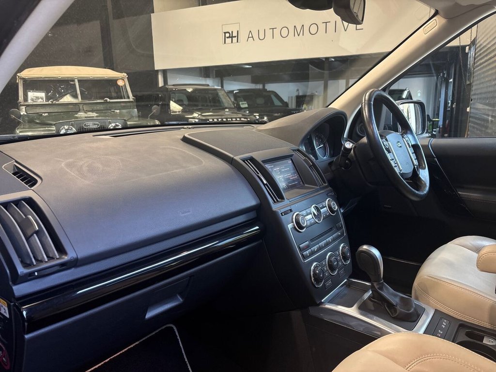 USED 2014 64 LAND ROVER FREELANDER 2 2.2 SD4 Metropolis SUV 5dr Diesel CommandShift 4WD Euro 5 (190 ps) STUNNING EXAMPLE|IVORY LEATHER
