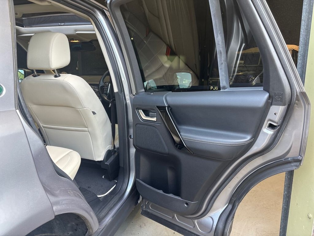 USED 2014 64 LAND ROVER FREELANDER 2 2.2 SD4 Metropolis SUV 5dr Diesel CommandShift 4WD Euro 5 (190 ps) STUNNING EXAMPLE|IVORY LEATHER