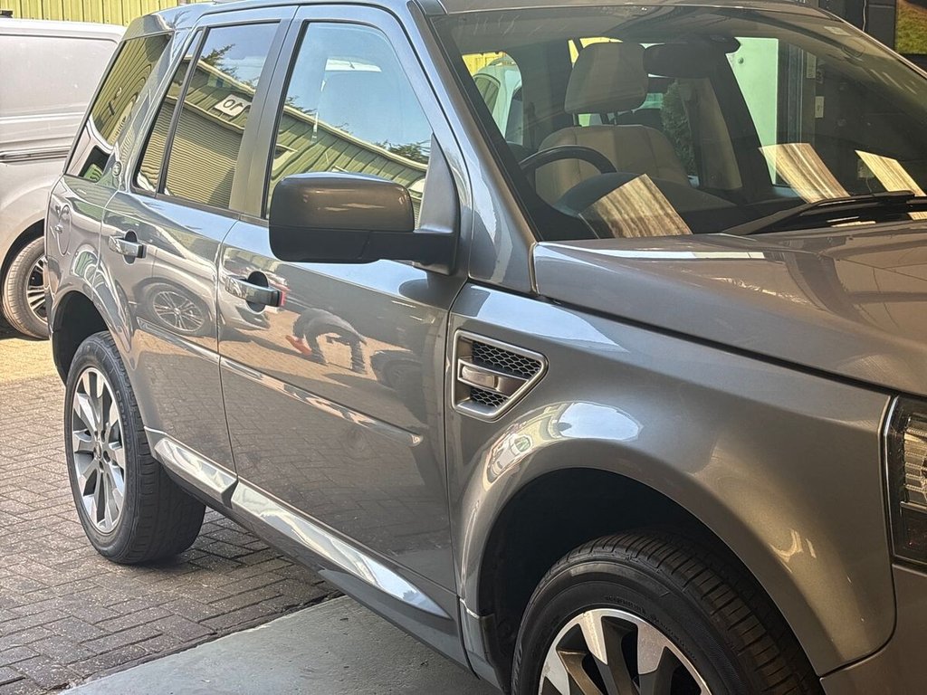 USED 2014 64 LAND ROVER FREELANDER 2 2.2 SD4 Metropolis SUV 5dr Diesel CommandShift 4WD Euro 5 (190 ps) STUNNING EXAMPLE|IVORY LEATHER