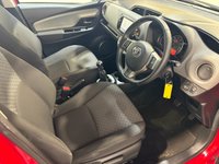 USED 2015 65 TOYOTA YARIS 1.33 Dual VVT-i Icon Hatchback 5dr Petrol Manual Euro 5 Euro 5 (99 ps) &pound;35 Road Tax-Great Economy-Sat Nav