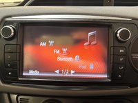 USED 2015 65 TOYOTA YARIS 1.33 Dual VVT-i Icon Hatchback 5dr Petrol Manual Euro 5 Euro 5 (99 ps) &pound;35 Road Tax-Great Economy-Sat Nav