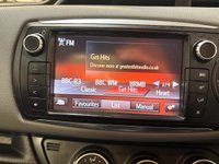 USED 2015 65 TOYOTA YARIS 1.33 Dual VVT-i Icon Hatchback 5dr Petrol Manual Euro 5 Euro 5 (99 ps) &pound;35 Road Tax-Great Economy-Sat Nav