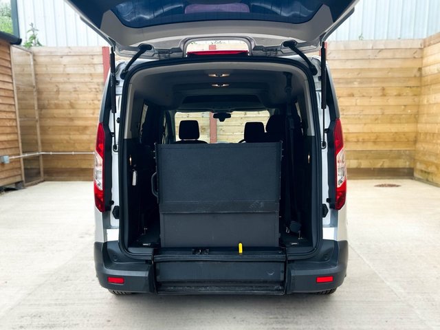 View our FORD GRAND TOURNEO CONNECT