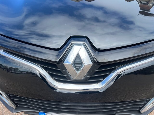 View our RENAULT CAPTUR
