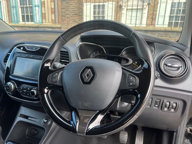 View our RENAULT CAPTUR