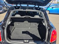 USED 2018 18 MINI HATCH 1.5 Cooper Seven Hatchback 5dr Petrol Manual Euro 6 (s/s) (136 ps) DAYTIME RUNNING LIGHTS+ AUTO HEADLIGHTS+ DAB+ AUX+ BLUETOOTH+ START/STOP+ 17 INCH ALLOY WHEELS+